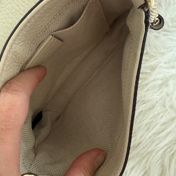 GUCCI SMALL SOHO FLAP BAG, WHITE - Picture 12 of 16